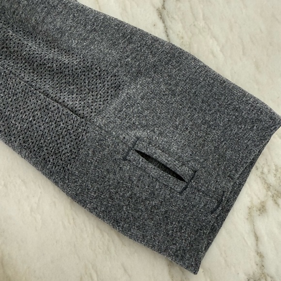 Zyia gray active long sleeve - Picture 7 of 7